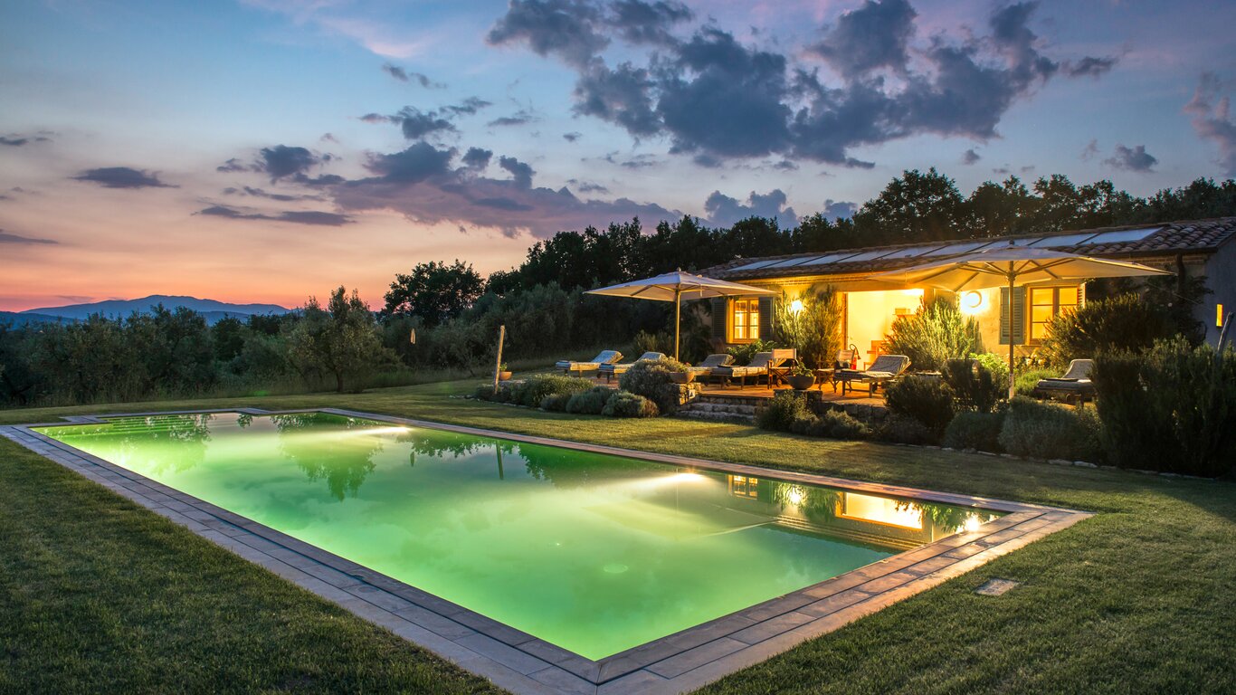 villa to rent in italy with pool