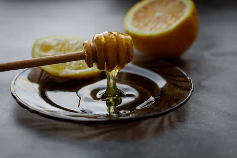 Gastronomic Bliss: Elevate Your Dishes with Premium Raw Honey